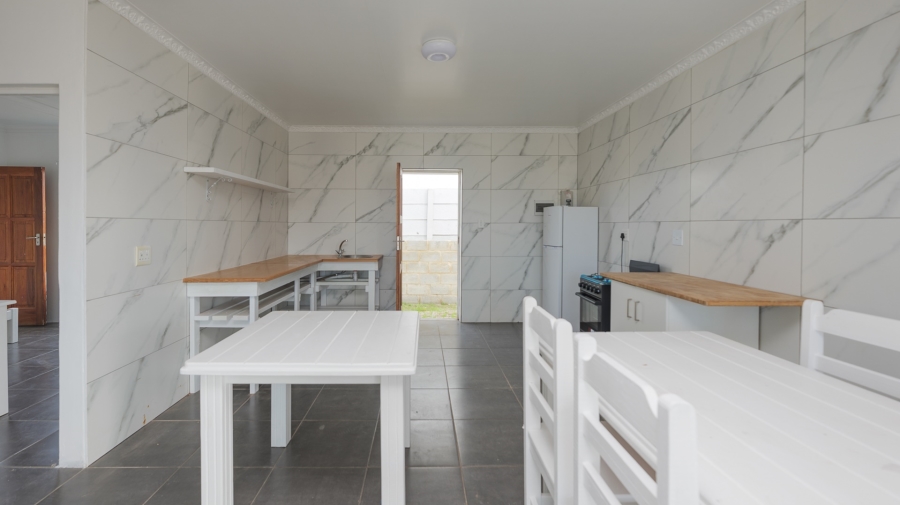 To Let 2 Bedroom Property for Rent in Oceanview Heights Western Cape